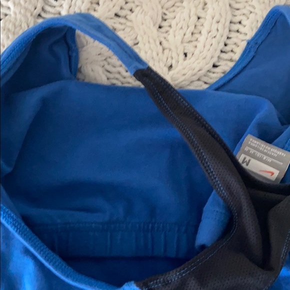 Nike work out top - Picture 3 of 3